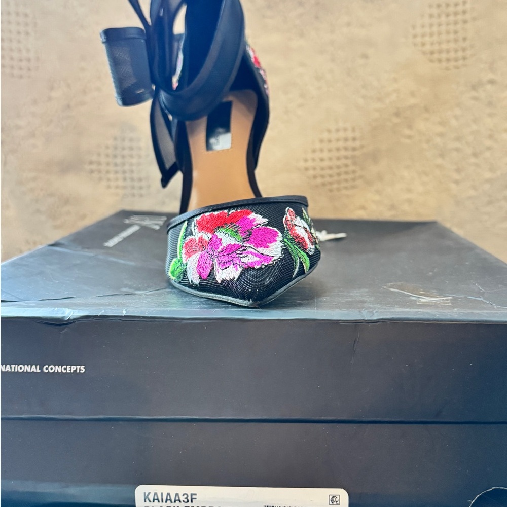 INC International Concepts Black Heels with Pink and Red Floral Embroidery. NEW